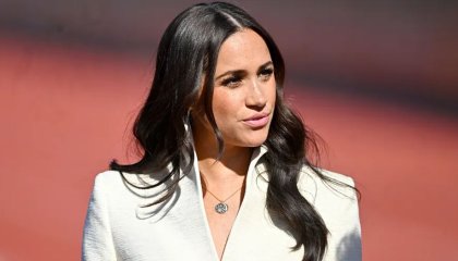 Meghan Markle Dines With Friends, But Where's The $200k Engagement Ring?