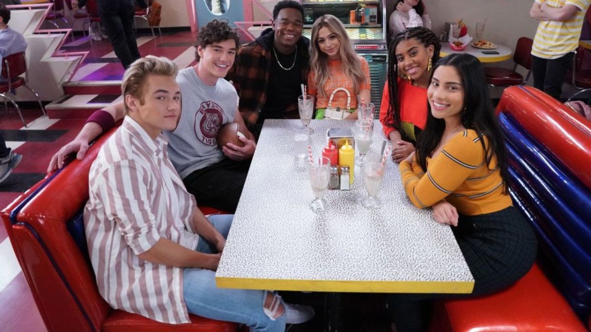'Saved By The Bell' Reboot Returns With A Satire Comedic Twist