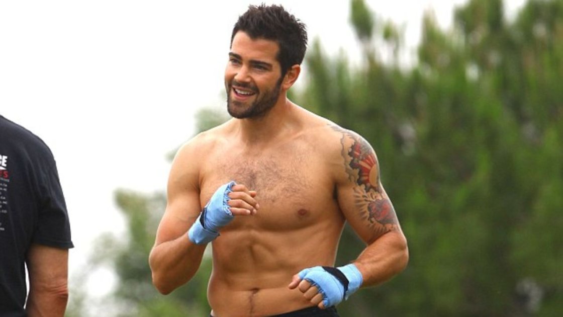 All Those Biceps And Triceps Just Can't Be Ignored As Jesse Metcalfe Appeared Shirtless 