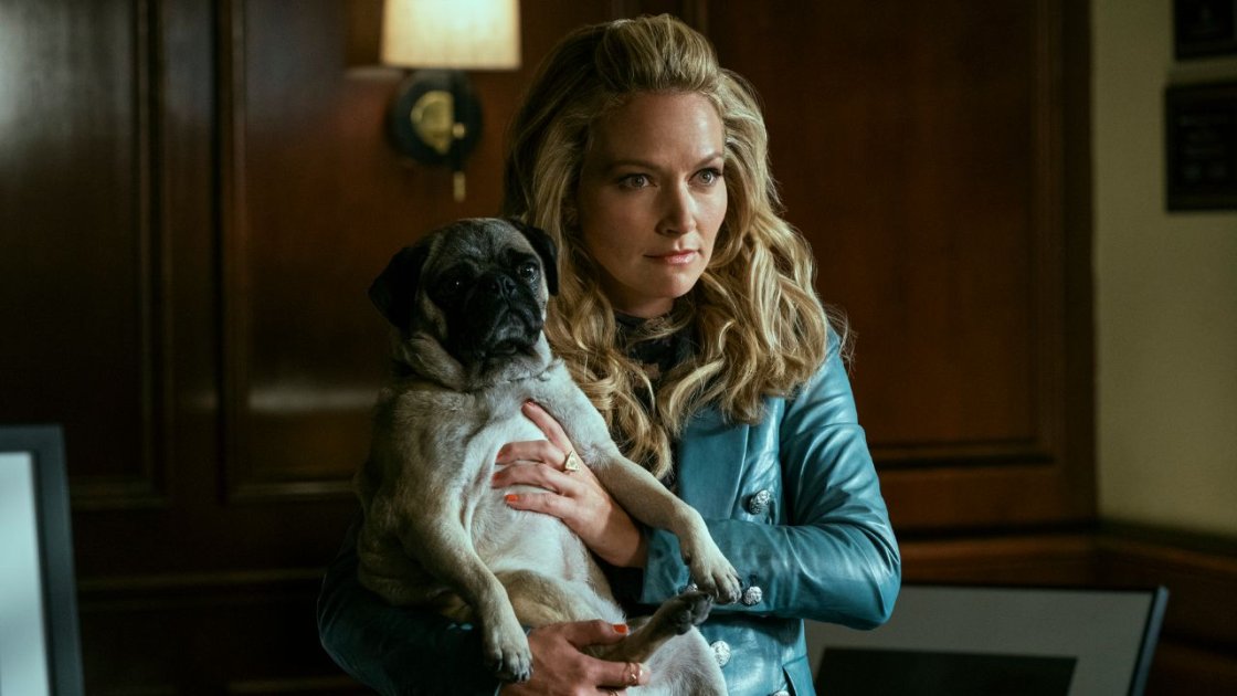 What did Becki Newton do before going into acting?