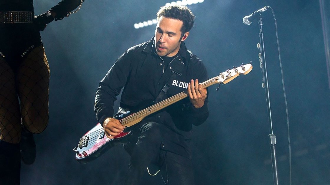 10 Most Popular Songs Of Pete Wents, Bassist Of The American Rock Band fall Out Boy!