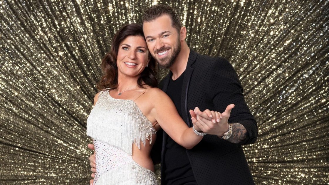 Dancing With The Stars Fans Not Happy Due To The Domestic Abuse Arrest Resurfaces Of The Cast Member