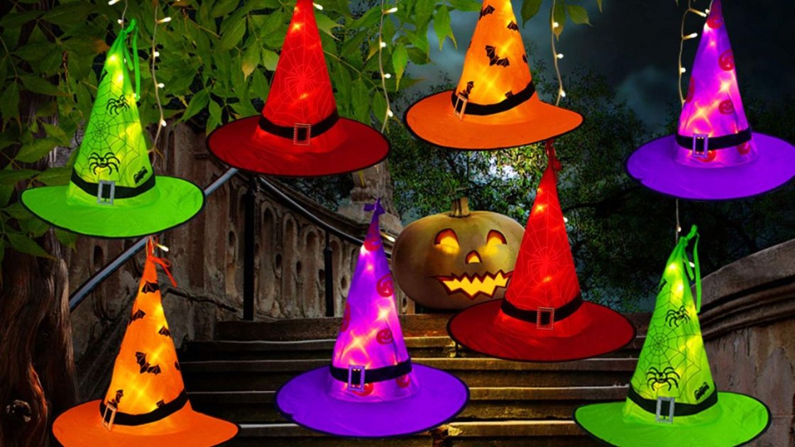 The Ffniu Halloween Decorative 3D Plastic Bats are priced at $4