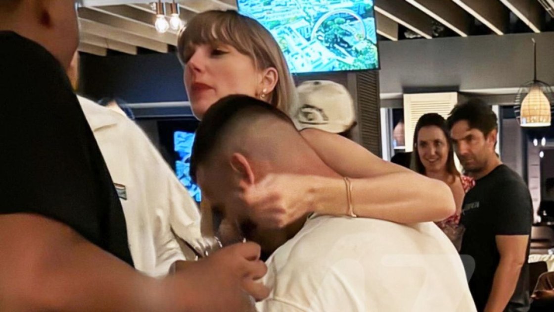 Taylor Swift And Travis Kelce Appear To Be In A State Of Comfort And Intimacy At The Postgame Celebration