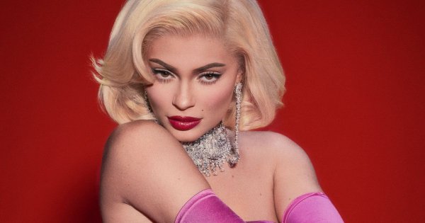 Kylie Jenner Emulates The Iconic Marilyn Monroe Through Her Choice Of Attire