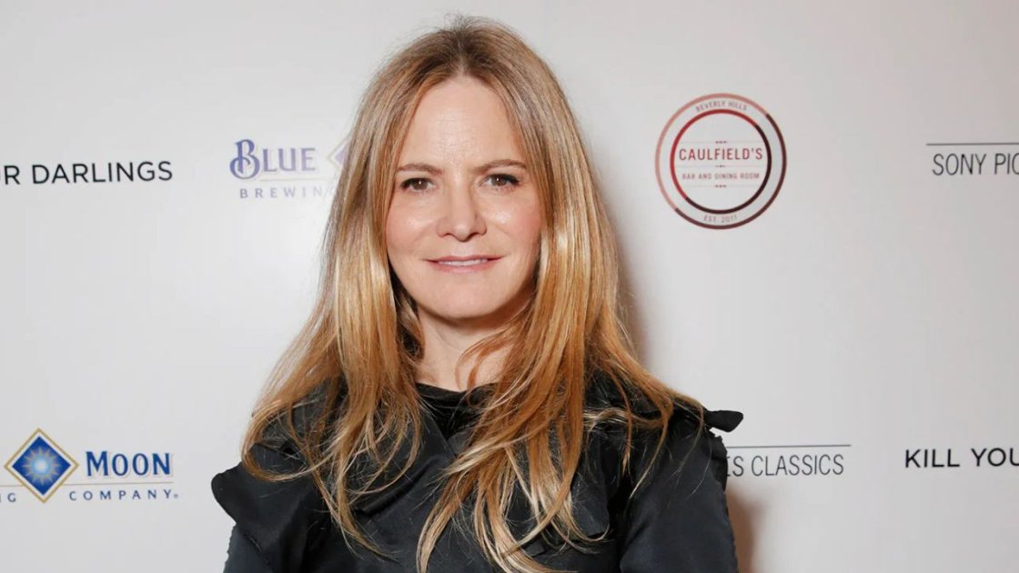 What Happened To Jennifer Jason Leigh After All These Years?