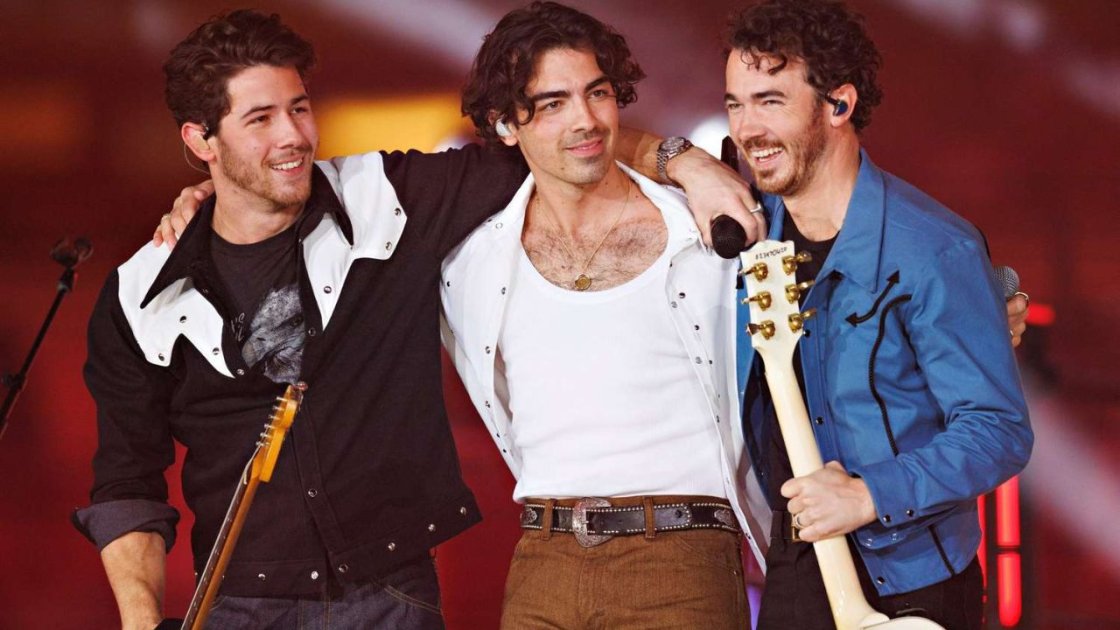 THE RISE OF JONAS BROTHERS