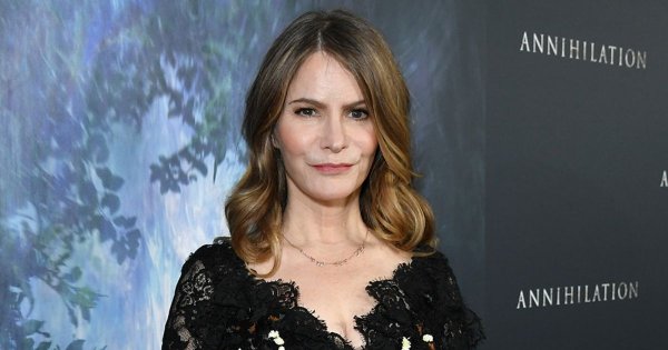 I Was Scared!; Jennifer Jason Leigh's Shocking Interview Confession Breaks The Internet!