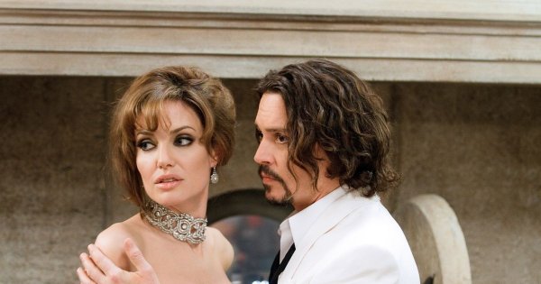 The Popular Stars Angelina Jolie And Johnny Depp's Amazing Movie Tourist