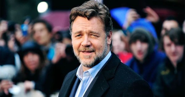 Russell Crowe: Moments To Remember From His Red Carpet Appearances 
