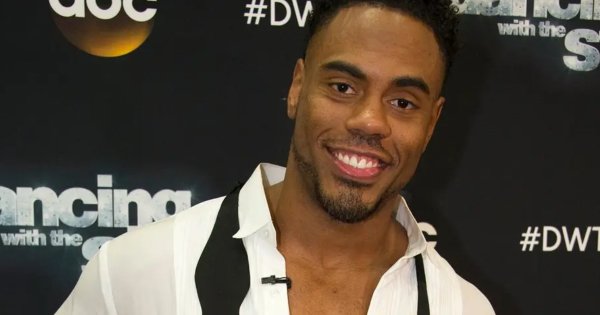 The Nfl Athlete Rashad Jennings Has Gained Widespread Attention For His Unfortunate Blunder