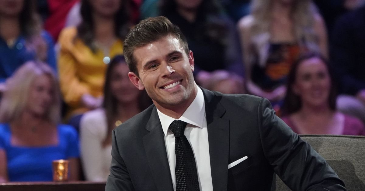 Zach Shallcross: The Bachelor New Star And 30 Women Hoping To Win His Heart!